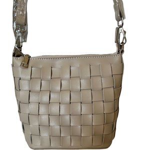 Basket Weave Bucket Bag / Handbag in Tan - NWT